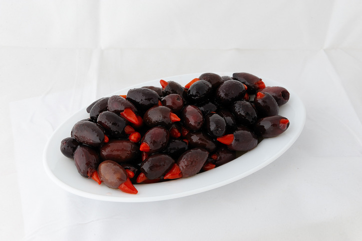 KALAMATA STUFFED WITH CHILLY