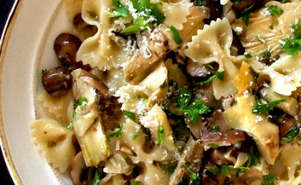 Spaghetti with artichokes and olives