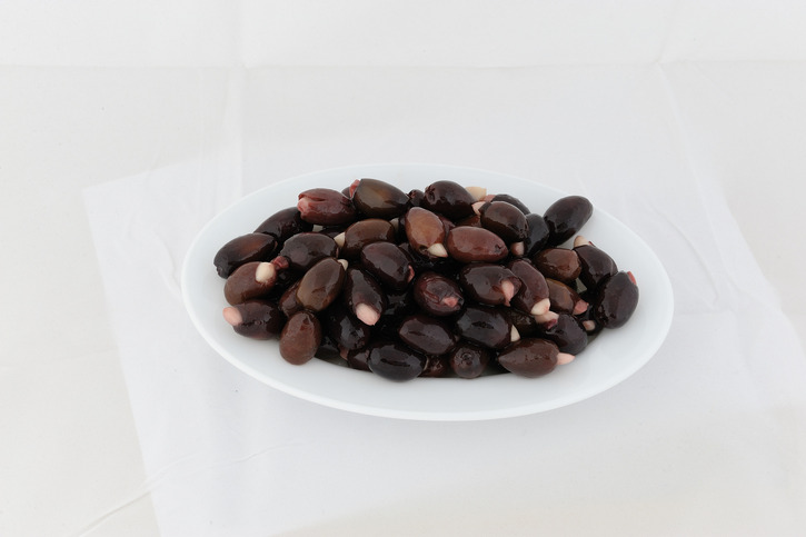KALAMATA STUFFED WITH GARLIC