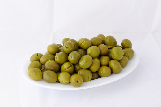 Green cracked olives
